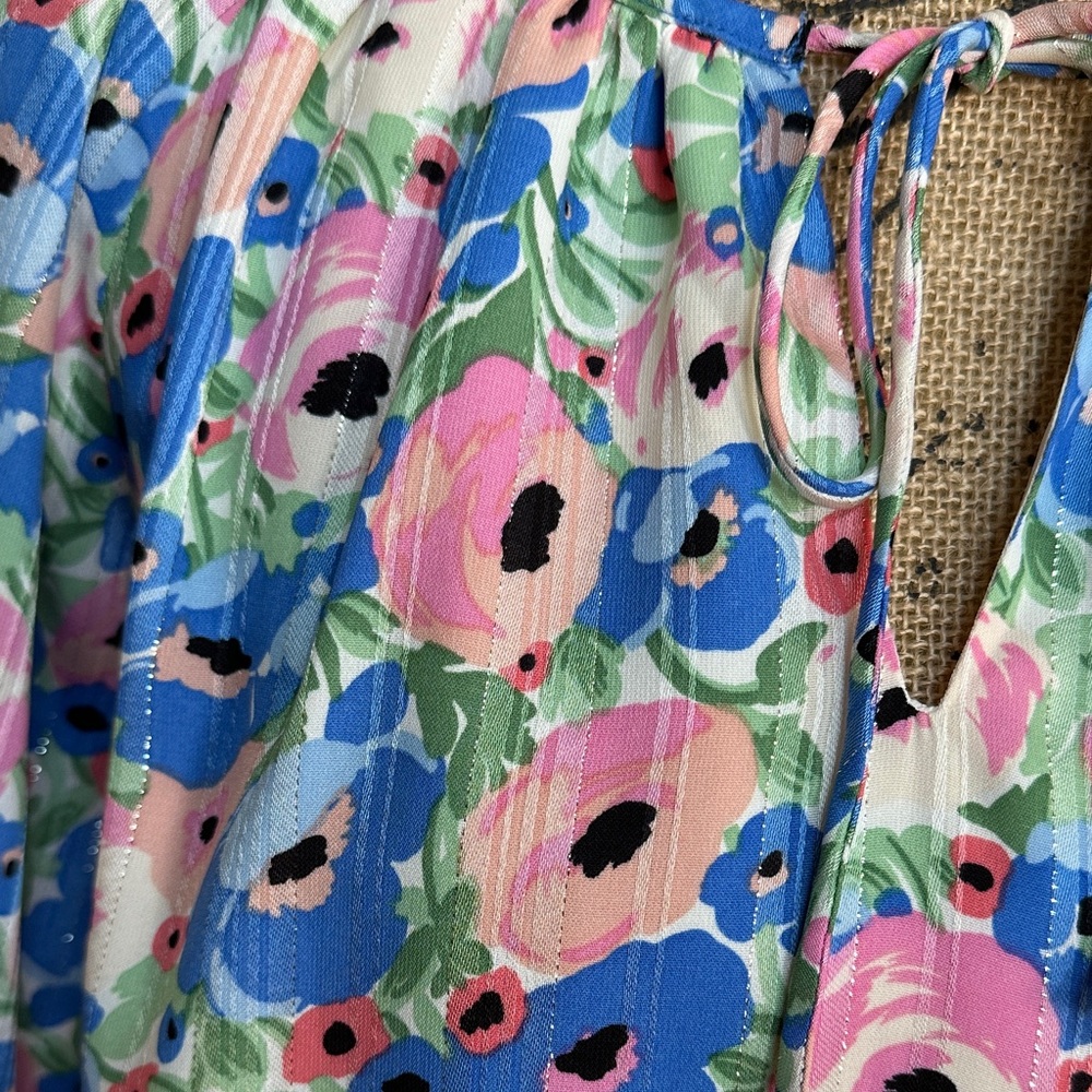 Vibrant Floral Blouse in Blue, Pink, and White - Picture 3 of 12